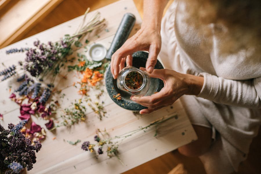 Tratamiento Natural N.º 1 de la TDAH y Ansiedad 5 Etnobotánica y Fitoterapia Occidental PARA LA ANSIEDAD